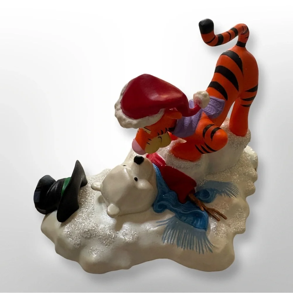 HALLMARK ORNAMENT ~ WINNIE POOH ~ BOUNCE PRACTICE ~ TIGGER w/ SNOWMAN POOH  2005